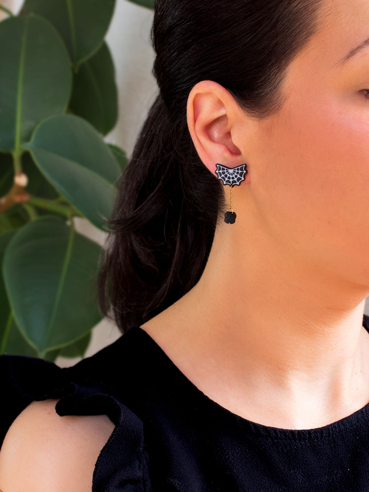 Pendientes de gato negro hechos a mano | Pendientes hipoalergénicos para amantes de los gatos